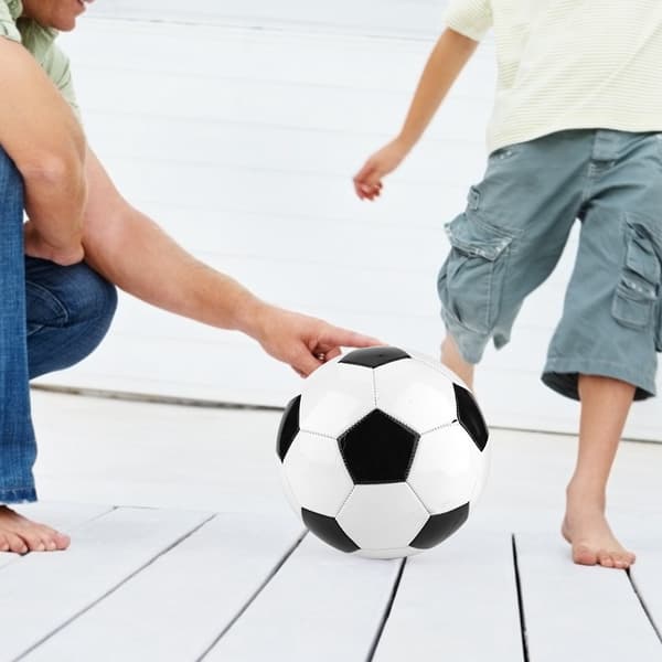 Sorte og hvide fodbolde - størrelse 5, perfekt til studenterholdstræning og børnekampe