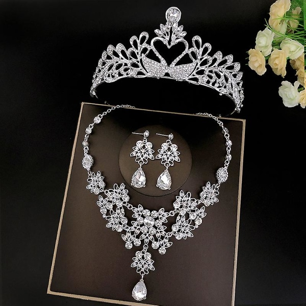 Bridal Tiaras Crown Set With Earrings Kit & Necklace Handmade Luxury Crystal Håraccessoarer För 5