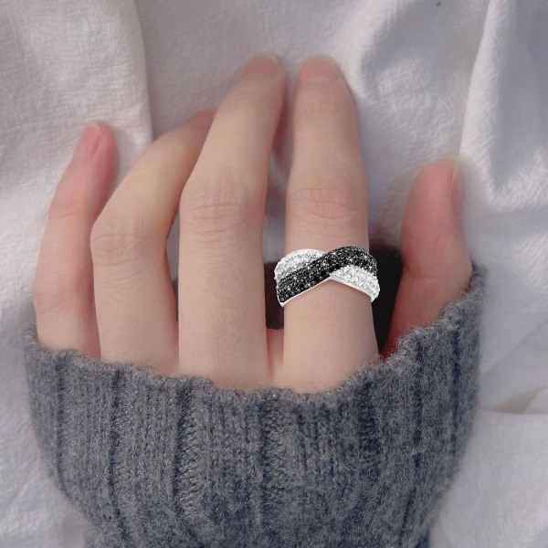 Kvinnor Finger Ring Dubbla Färger Glänsande Rhinestone Inläggningar Kors Form Elektropläterad Lady Circlet Dagliga smycken US 10