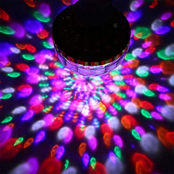 Pyörivä LED-kristallipallo Värikäs taikavalopallo Lavalamp