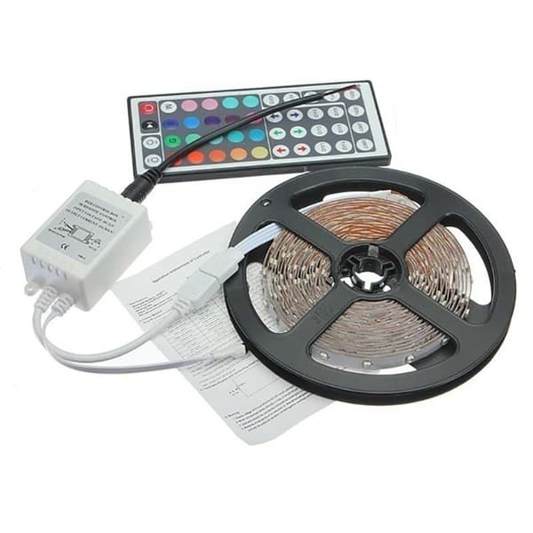 5M 16.4ft SMD 3528 RGB LED Stripelys med fjernkontroll
