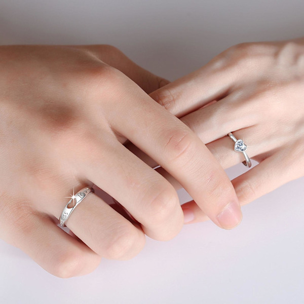 Par Knuckle Ring Set Strass Hjärtform Öppning Matchande Par Ring Set Födelsedagspresent Mens