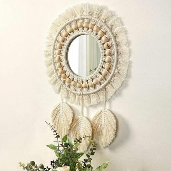 Vægspejl, Boho Macrame frynser spejl med træperle fjer vedhæng (beige)