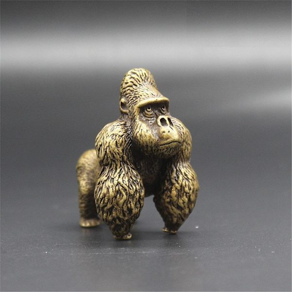 Dekorativ gorillafigur Fristående koppar Livligt graverad bärbar gorilladekoration för skrivbordet