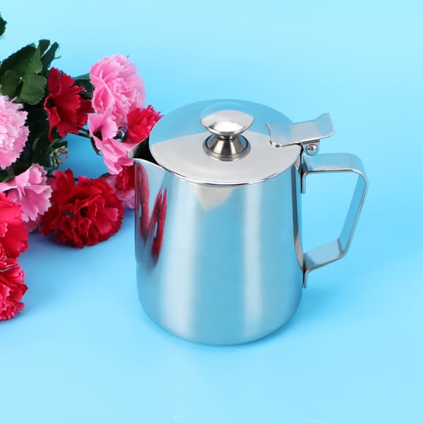 Latte-kanna i rostfritt stål med lock - 350 ml