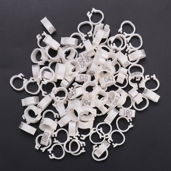 100 STK/pose 8MM 001-100 nummererte plastbrevdueringer (hvit)