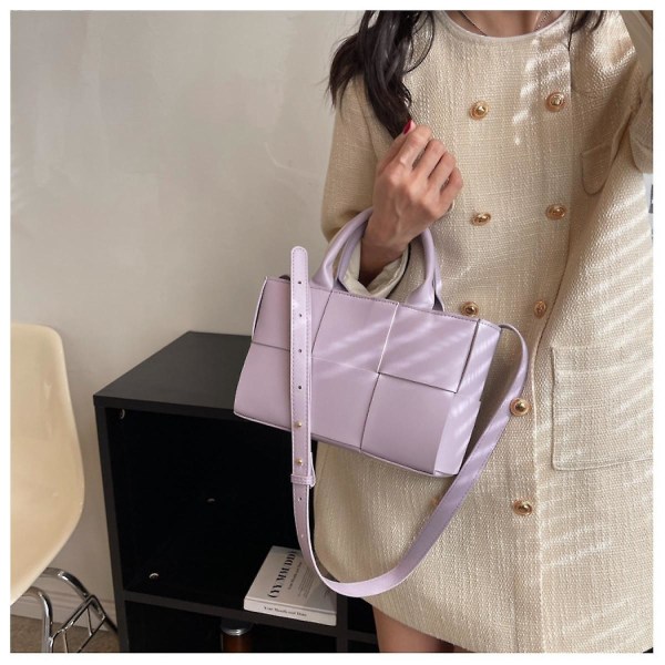 Pu-nahkaiset olkalaukut naisille 2023 naisten kudottu hihna Crossbody laukku Naisten käsilaukut Design Cross Body Bag Purple)