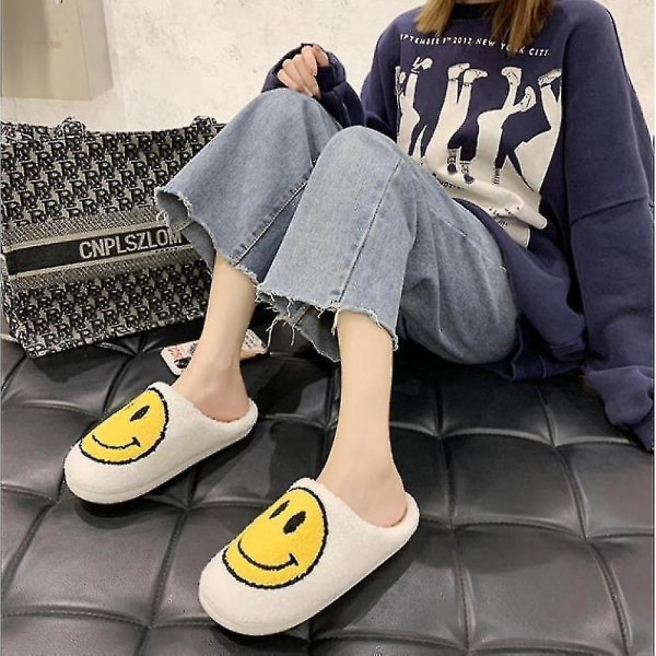 Smiley Face Mjuk Plysch Bekväm Varm Slip-on Tofflor