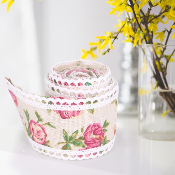 Elegant blondebånd for DIY-håndverk og bryllupskakepynt