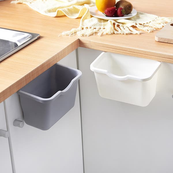 Plastisk søppelbøtte til kjøkkenskapdør