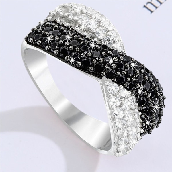 Kvinnor Finger Ring Dubbla Färger Glänsande Rhinestone Inläggningar Kors Form Elektropläterad Lady Circlet Dagliga smycken US 7