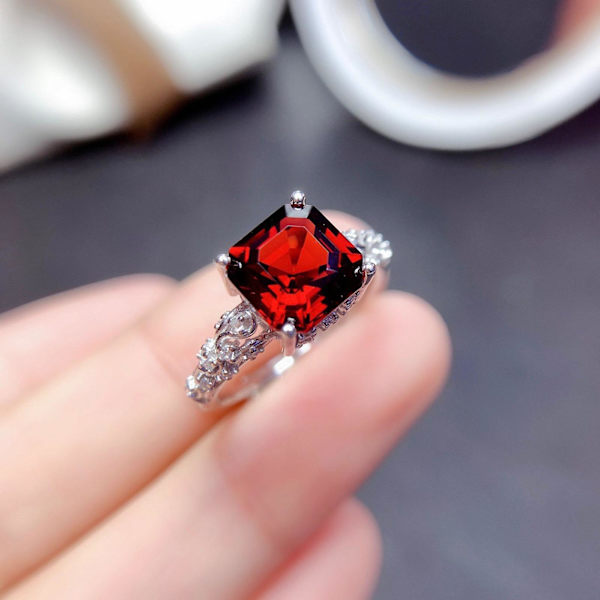 Kvinnor Ring Geometrisk Faux Moissanite Smycken Mode Utseende Öppningsring för bröllop Red