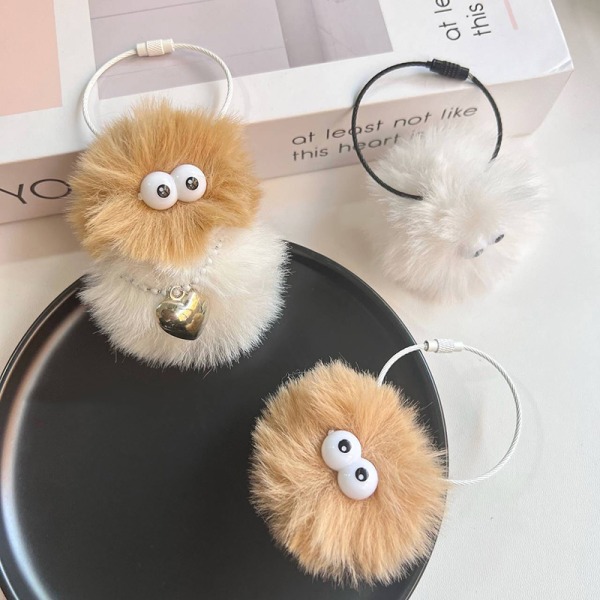 Furry Coal Ball Nyckelring Kawaii Plysch Små Briketter Hänge A3