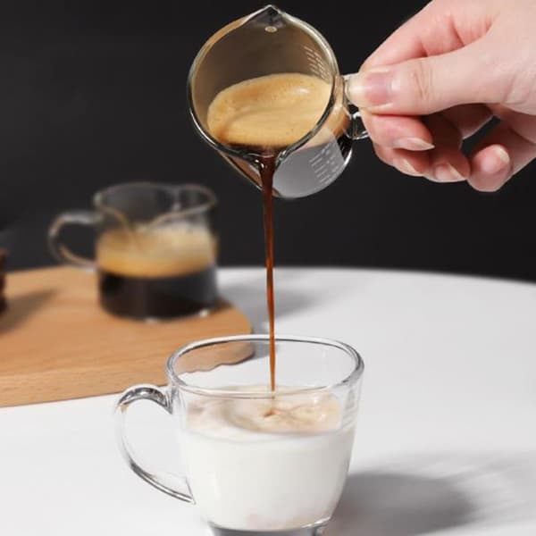 70/75 ml Borosilikatglas mätkopp med dubbel pip och A