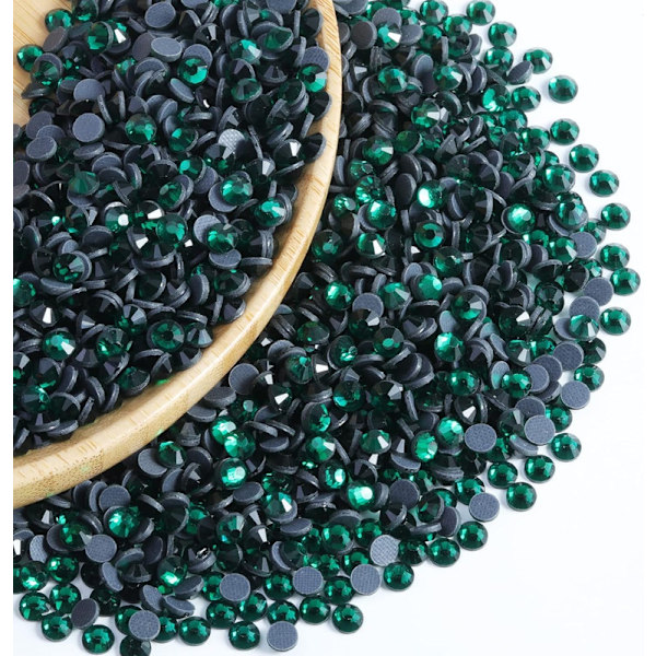 600 stk Emerald Green Hotfix Rhinestones, SS30, 6,3-6,5 mm for Håndverk & Klær Emerald Emerald SS30