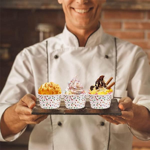 50 stk. papir cupcakeforme små muffinforme til bagning engangs cupcake bageforme til bryllupper, jul, fødselsdag (farvede prikker)