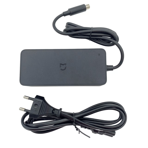 Oplader til Xiaomi El-løbehjul - Original Scooter1S/Lite/Pro/3/M365, 42V 2A