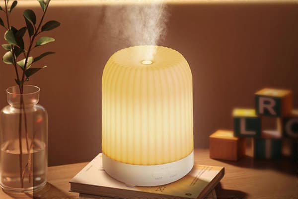 Ilmanhajotin, aromiöljy, ultraääni-ilmankostutin sumulla ja LED-yövalolla Warm Light One Size
