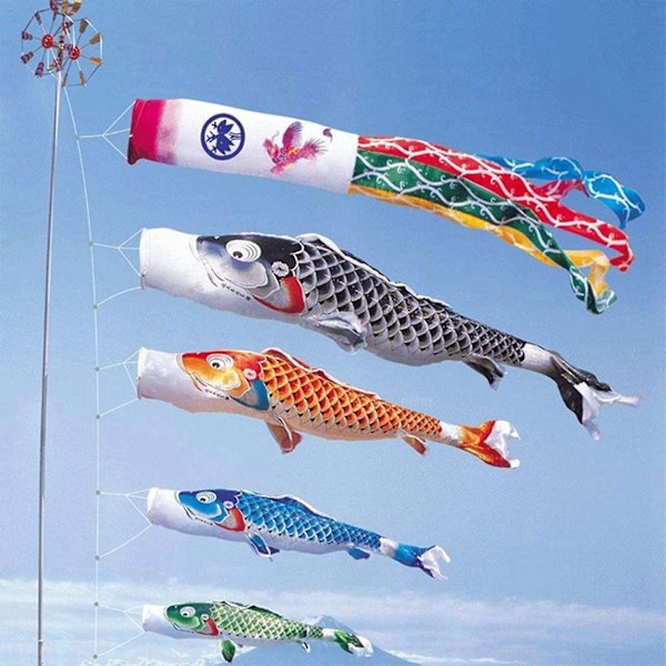 Japanilaiset Koinobori-tuulikellot, 5 kpl Koinobori-tuulikellot, streamer-kalalippusetti, yhteensopiva koti-, puutarha-, hotelli-, koulu- ja ravintolakoristelahjan kanssa