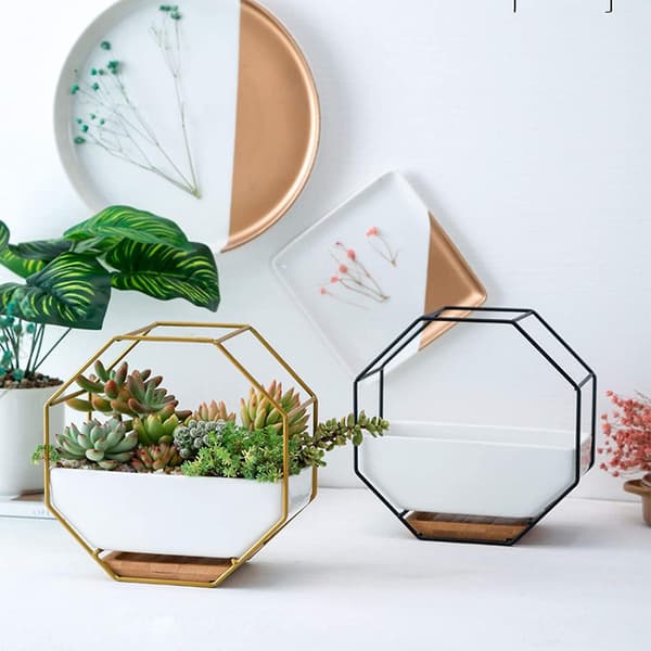 Modern Metal Wire Wall Planter, Wall Mounted Glass Vase