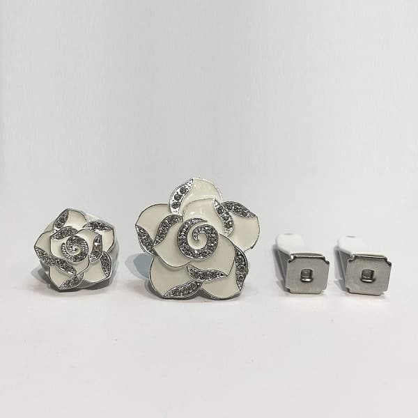 Bilblingdekorasjon, Bling Bildekorasjon, Glitrende Rhinestone Luftventildekorasjon, Diamantklips - Hvite Blomster (1 Par)