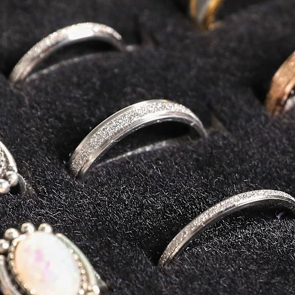 Ringe Organiserbakke 100 Slots Ringeholder Med Klar Låg Fløjls Ringe Opbevaringsboks Ringebakke Til Smykkebutik Ringe Display Case Til Smykke Show Ring B