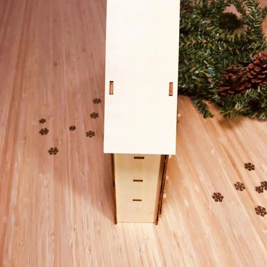 Adventskalender - Hus - Organizer - Julehus med belysning - Oppbevaringsrom - 24 dager til jul - med julebelysning