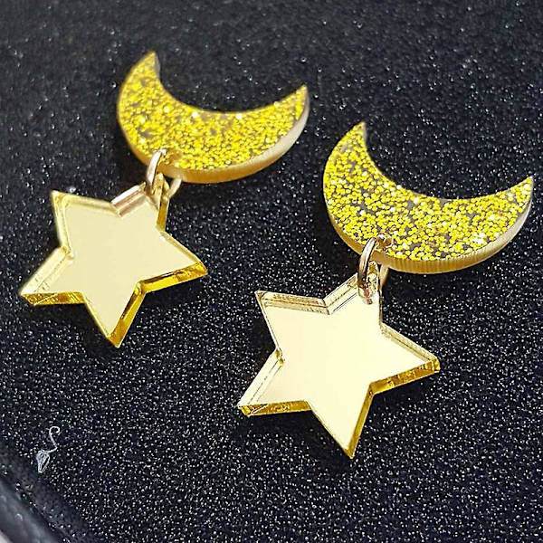 Anime Sailor Moon Smykker Stjerne Og Måne Stud Ørestik Guld Gul Akryl Måne