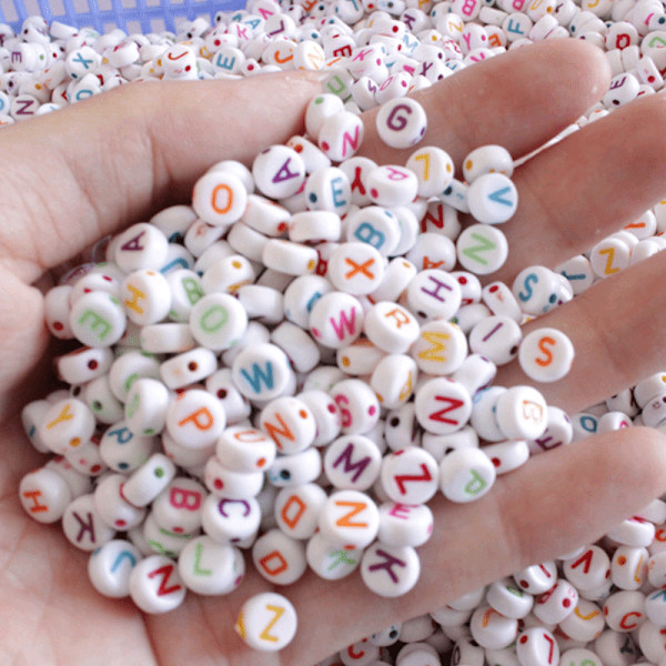 100/200/300 stk. 7mm Akryl Farverige Vokaler Enkle Bogstaver Runde Flade Perler DIY Hjemmelavet Halskæde Armbånd Smykker Tilbehør Tilfældig Mix4 Random Mix4 100pcs