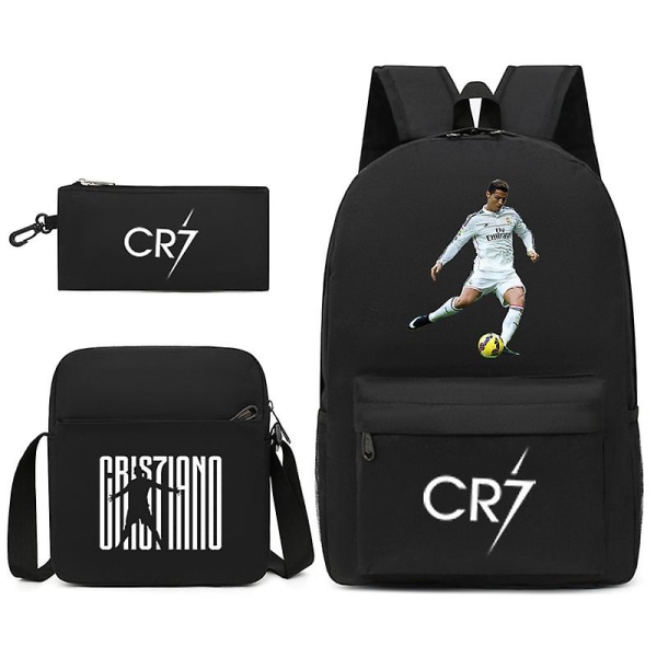 Dette er en rygsæk med et print af fodboldstjernen Ronaldo (CR7). Det er en tredelt rygsæk til venstre og højre elever. Black 2 threepiece suit