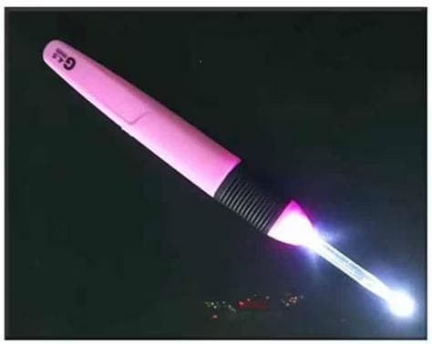 N043 - Sett med 8 stk. heklenåler med LED-lys