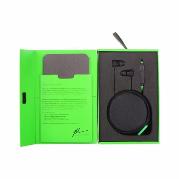 Razer Hammerhead Pro V2: Professionella in-ear hörlurar för raffinerat ljud