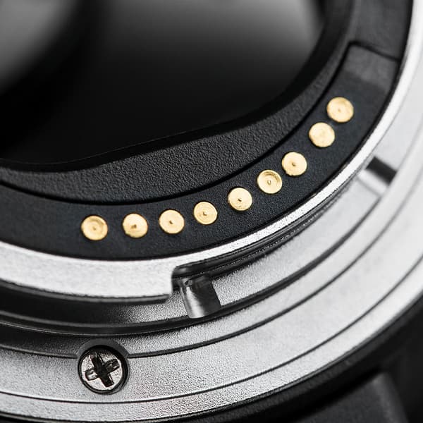 Canon EF S -objektiivisovitin EOS M -peilittömille kameroille