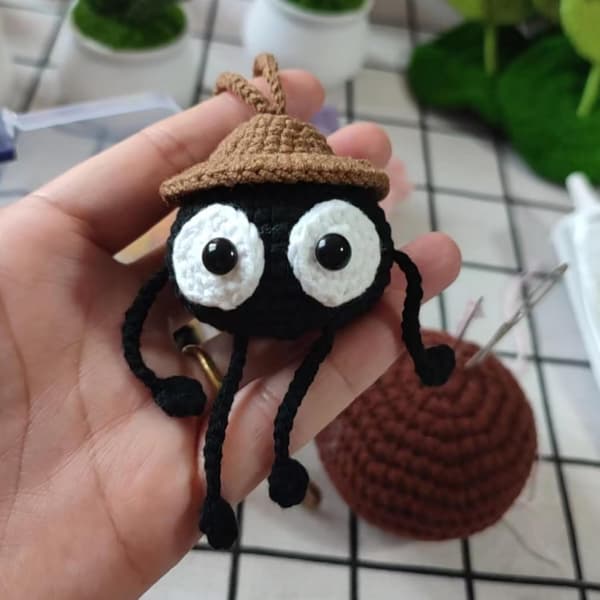 Sødt Soot Sprite Elf Bilsticker, Bilsmykker til Instrumentbrættet Sjove Gaver til Kvinder og Mænd.