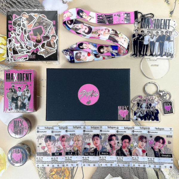 Stray Kids New Maxident Box Set Kpop Merchandise Foton, Nyckelband, Nyckelring för Skz Fans