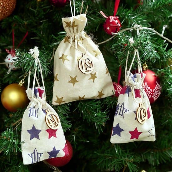 DIY-adventskalender med tretall, julepynt & gavelapper - 1-24 nedtellingstall