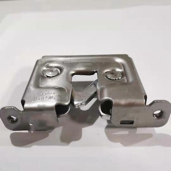 Lukko Salpa Konepelti 51237008755 - 1 3 5 6 Sarja X1 X3 E81 E82 E87 E88 E90 E91 E92 E93 E60 E61 E63 E64 E83 E84 Silver