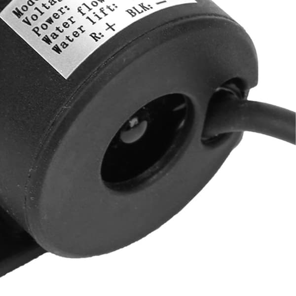 Slitstark mikro borstlös dränkbar vattenpump i plast DC 12V