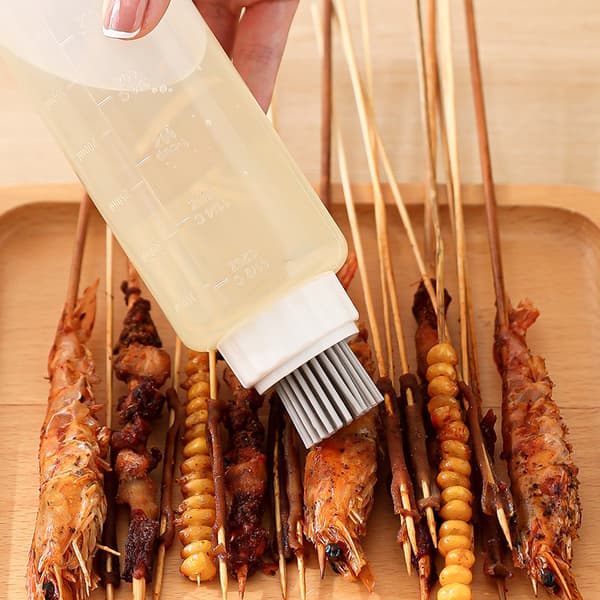 Synlig oljeflaske med skala og børstehode, støvtett oljedispenser med lokk for BBQ og biff, 350 ml 2pcs