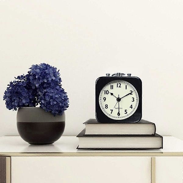 8,5 cm Analog Väckarklocka Svart Kvadrat Tyst Liten Metall Reseväckarklockor För Barns Säng