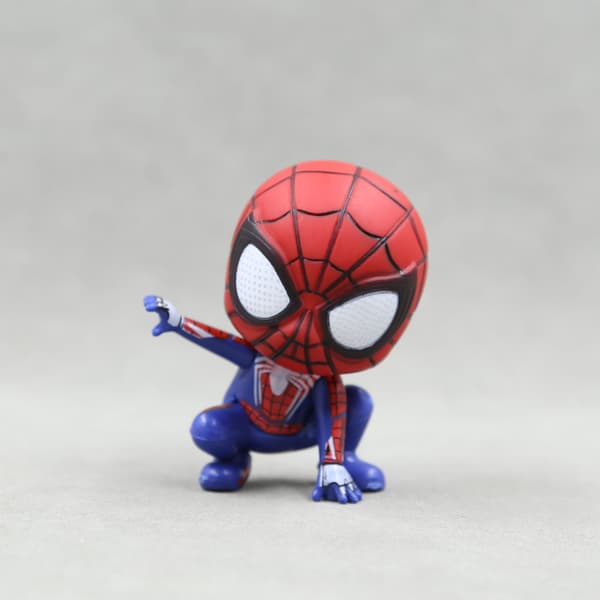 1 stycke Q-version Spider-Man-figur, DIY nyckelringsväskhänge, bilprydnad anime dockdekor B