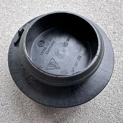Sorte buede 76 mm Porsche hjulkapsler med logo. Farvesortiment
