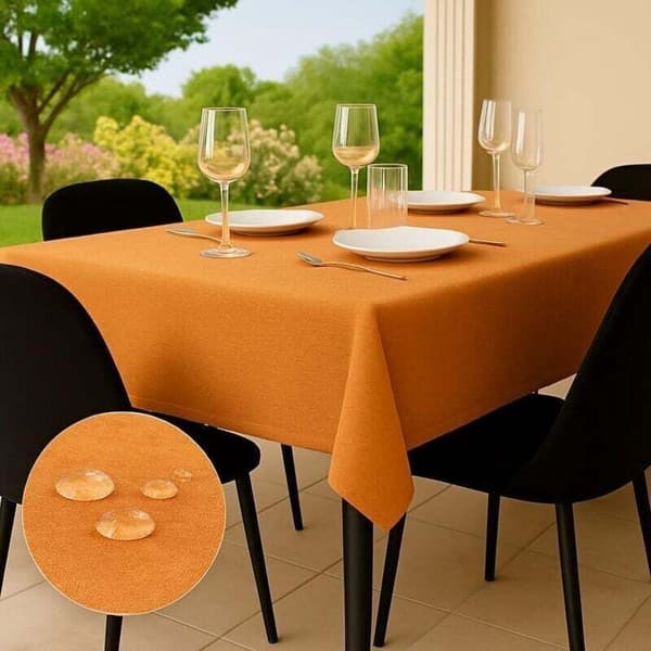 Fläckresistent duk 140x140 cm, orange. Polyester bordskydd för inomhus- och utomhusbruk.