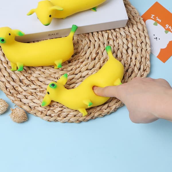 Kreativ sandsträckfidgetleksak, formbar simuleringsbanan, långsamt återfjädrande squishyleksak, tecknad stresslindrande klämleksak 3pcs