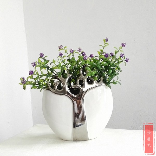 Keramisk Vas med Metallträd Design Oval Öppning Vit/Silver Höjd 21 Cm Bredd 9 Cm
