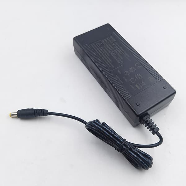 EU US Standard 3C-sertifisert strømadapter Energilagring Batterilader 24V5A / 12.6V10A / 12V10A Multifunksjonell strømforsyningslader