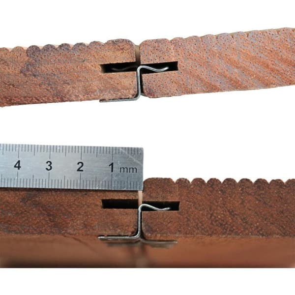 Parti af 100 fastgørelsesclips til komposit terrassebrædder med rustfri stålskruer (højde 1 cm)