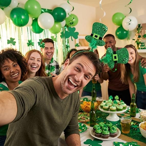 Irske minihodebånd med grønn pels, shamrock, nissehodebånd