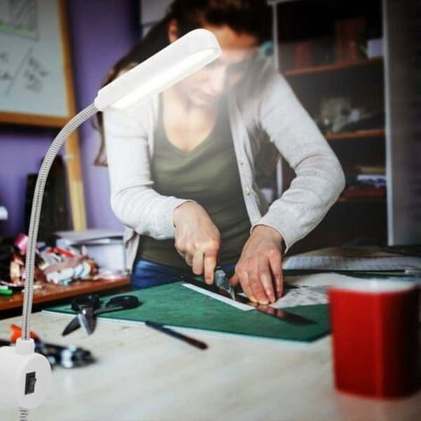 LED symaskinelys – 360° fleksibel svanehals – 30 LED-chips – Op til 90 % energibesparelse – Magnetisk base