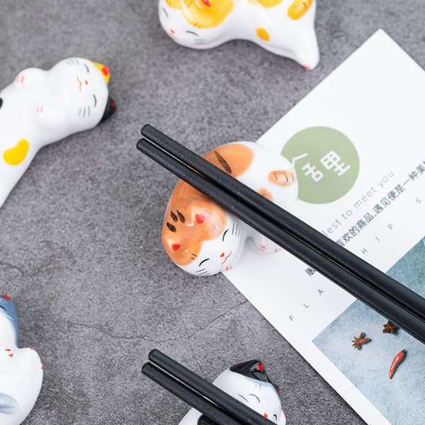 Lucky Cat pinner Holder Keramiske pinner Keramisk hjemmedekorasjon A2